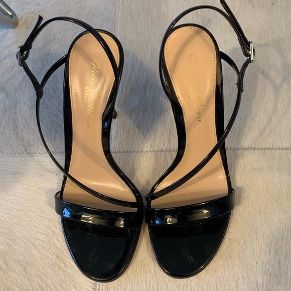 Sandals - Picture 2 of 6